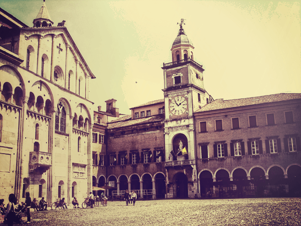 Modena Piazza Duomo - Trip from Bologna